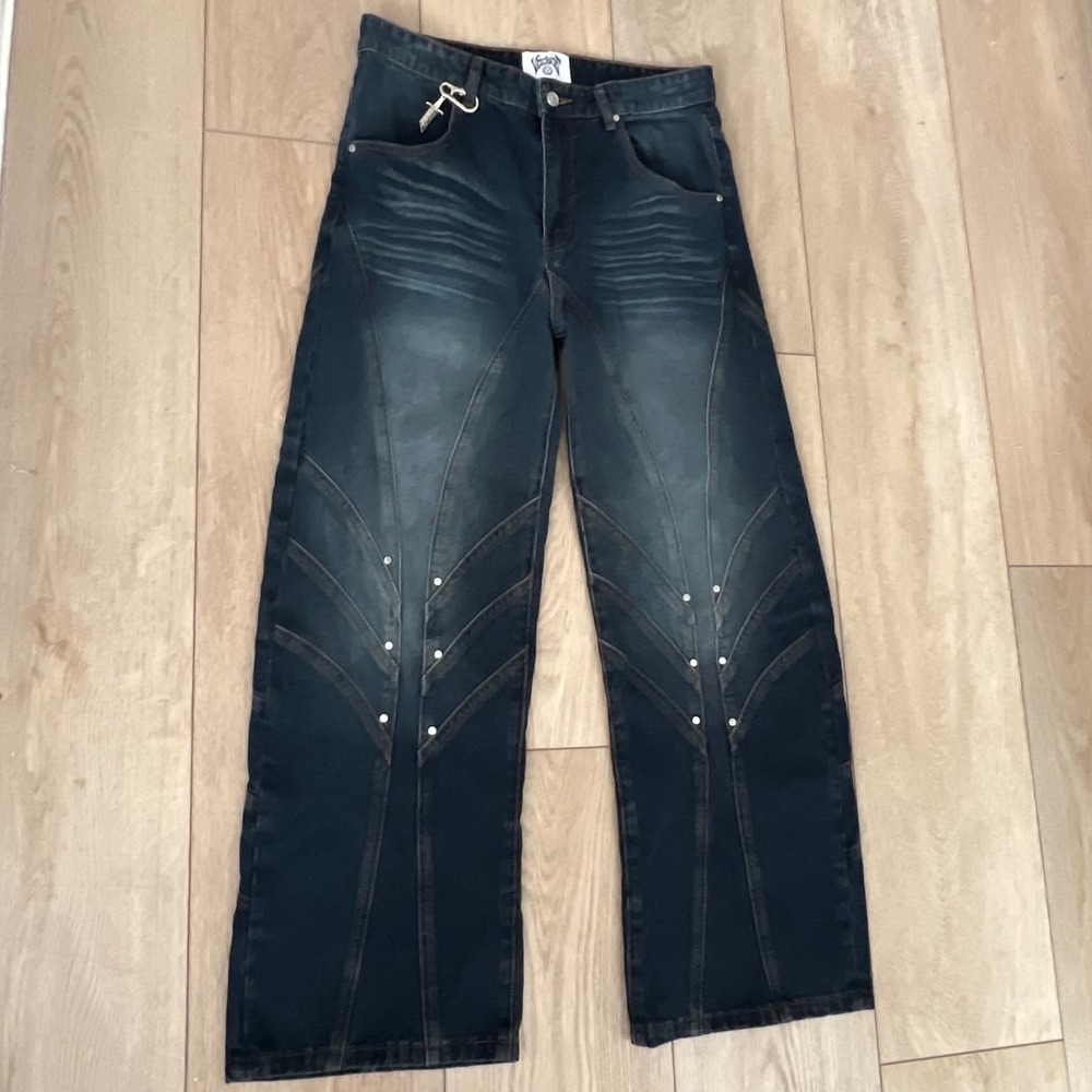 Vescartes Armour Denim in Dark Indigo Color. 100% Organic Cotton
Mens Medium